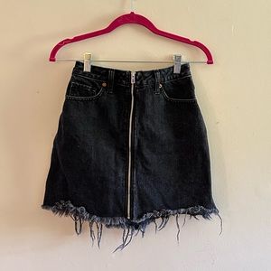 Abercrombie & Fitch - Y2K 90s - Black Zippered Distressed Mini Skirt // Size 26